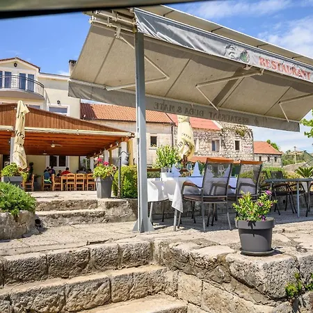 Djudja I Mate - And Local Restaurant