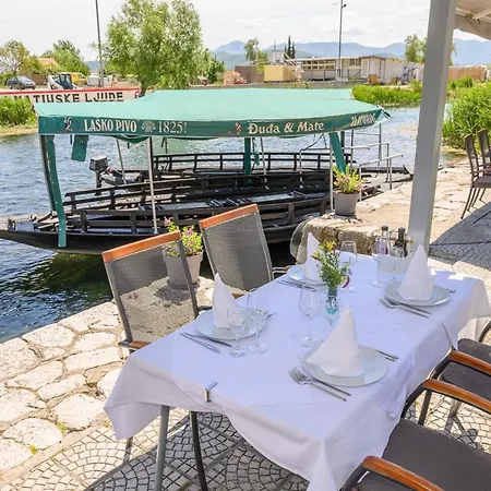 Oda ve Kahvaltı Djudja I Mate - And Local Restaurant