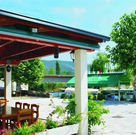 Oda ve Kahvaltı Djudja I Mate - And Local Restaurant Vid