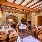Djudja I Mate - And Local Restaurant 3* Vid