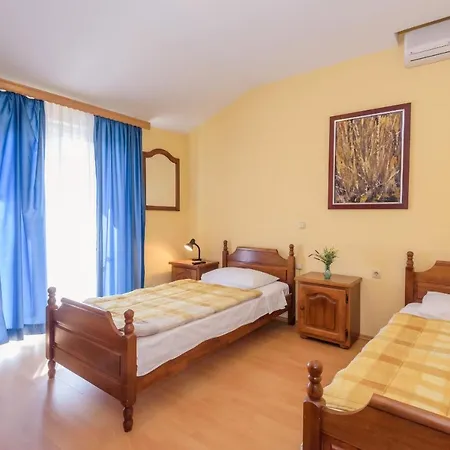 Djudja I Mate Couette-café